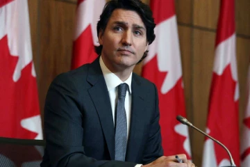 கனடாவில் பெருந்தொகையில் சம்பளத்தை உயர்த்திக்கொள்ளும் அரசியல்வாதிகள்