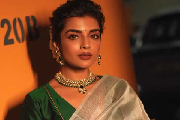 ஜனவரி முதல் டிசம்பர் வரை!! கிளாமர் குயின் ஆஷ்னா சவேரியின் புகைப்படங்கள்... | January To December Ashna Zaveri Photos Collection ஜனவரி முதல் டிசம்பர் வரை!! கிளாமர் குயின் ஆஷ்னா சவேரியின் புகைப்படங்கள்... | January To December Ashna Zaveri Photos Collection