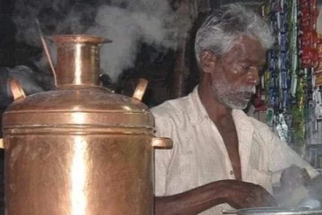 பசியால் துடித் துடித்த வெள்ளைகார பெண்... அடுத்த நொடியே வியக்க வைத்த தமிழன்!