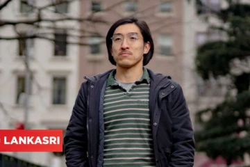 தன் தாய்க்கு தடுப்பூசி போடமுடியாமல் அவதிப்பட்ட இளைஞர்; சொந்தமாக ஒரு வலைத்தளத்தை உருவாக்கி அசத்தல்!