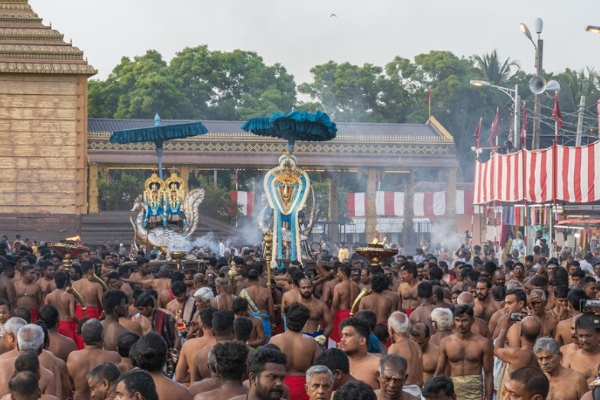 நல்லூர் கந்தசுவாமி ஆலய இரண்டாம் திருவிழா ; வெள்ளி மயில் வாகனத்தில் வந்த கந்தன் | 2Nd Day Festival Of Nallur Kandaswamy Temple