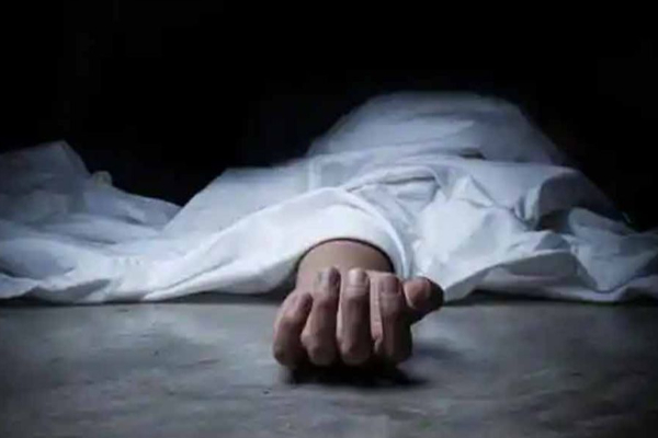 விடுதிக்குள் சடலமாக கிடந்த சிறுமிகள் ; மர்ம மரணத்தால் பெரும் பரபரப்பு | Girls Found Dead In Hostel