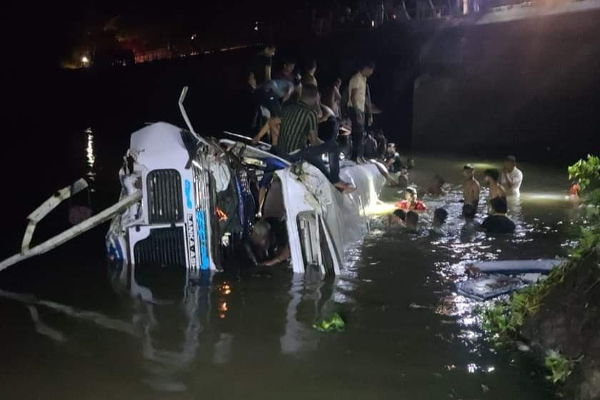 மன்னம்பிட்டி விபத்தில் பல்கலை மாணவர்கள் இருவர் பலி | University Students Killed Manampitiya Accident