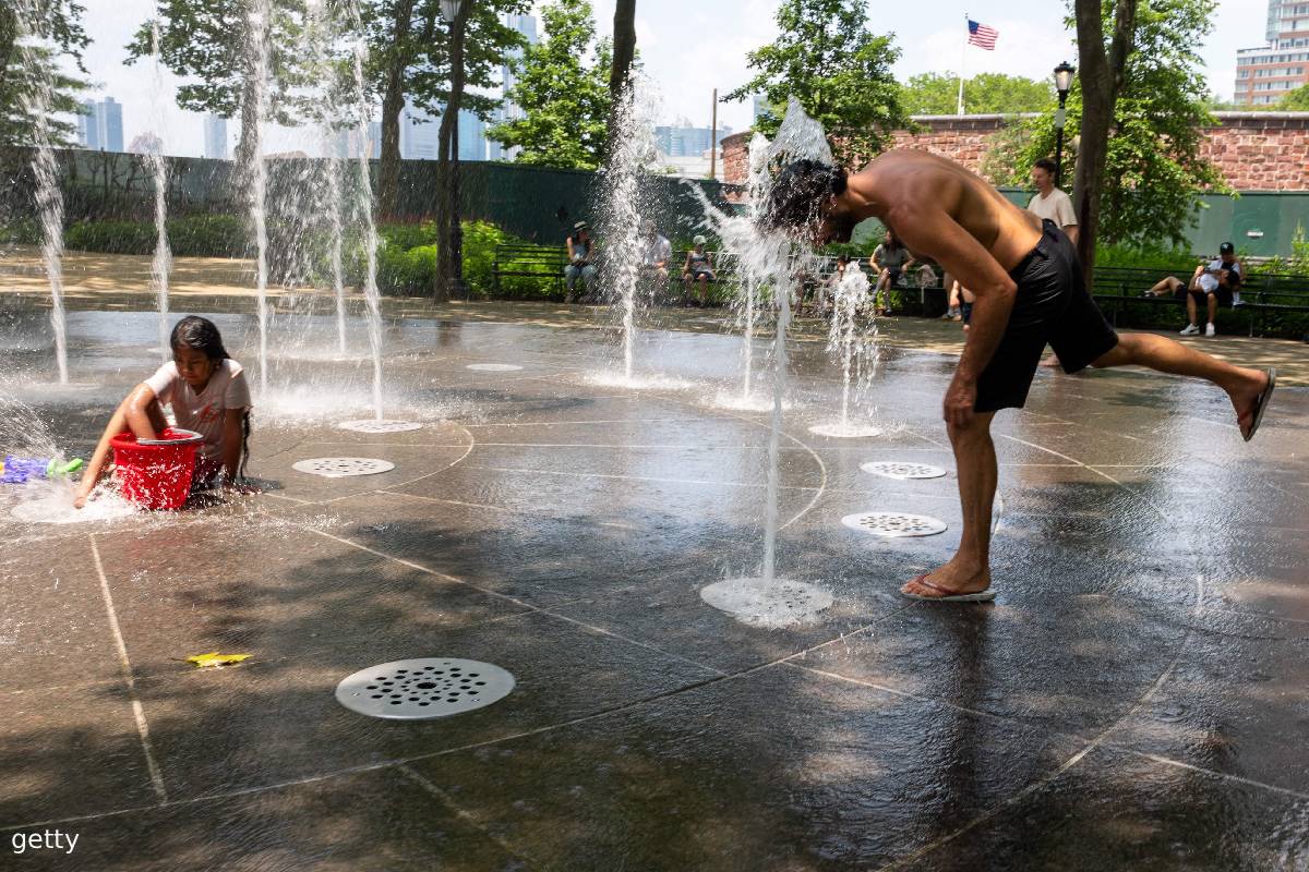 ஐரோப்பாவை அடுத்து... அமெரிக்காவை வாட்டும் ஆபத்தான வெப்ப அலை | Heatwave Scorches Us ஐரோப்பாவை அடுத்து... அமெரிக்காவை வாட்டும் ஆபத்தான வெப்ப அலை | Heatwave Scorches Us
