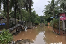 வவுனியா மாவட்டத்தில் விடாது பெய்யும் மழையால் இயல்பு வாழ்க்கை பாதிப்பு