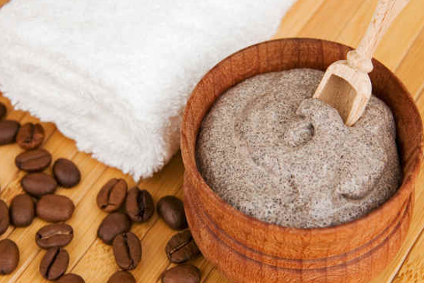 எவ்ளோ பெரிய தழும்பா இருந்தாலும் மறைக்கும் சக்தி இந்த ஒரே ஒரு பொருளுக்கு உண்டு....! | Best Coffee Scrub For Removing Stretch Marks
