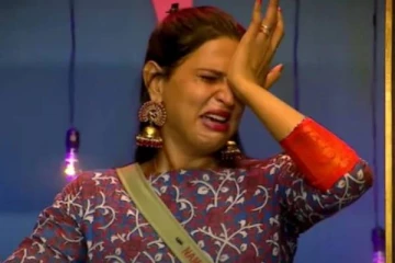 பிக்பாஸில் இருந்து வெளியேறிய பின் நமீதா மாரிமுத்துவை சந்தித்த பிரபலம்- முத்த மழையில் பிரபலங்கள்