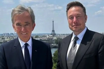 பலரையும் திரும்பி பார்க்கவைத்த உலக பெருங்கோடீஸ்வரர் இருவர்!