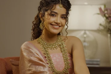 அனுபமா பரமேஸ்வரன் அழகிய போட்டோஷூட்