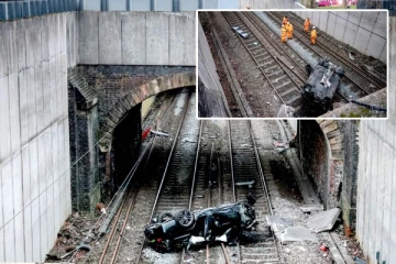 பிரித்தானியாவில் ரயில்வே பாலத்தில் மோதிய கார்: மான்செஸ்டரில் ரயில் சேவை பாதிப்பு!