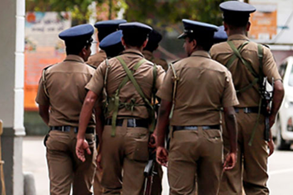 சட்டவிரோத துப்பாக்கிகள் தொடர்பில் தகவல் தருவோருக்கு பண வெகுமதிகள் | Cash Rewards For Information On Illegal Firearms சட்டவிரோத துப்பாக்கிகள் தொடர்பில் தகவல் தருவோருக்கு பண வெகுமதிகள் | Cash Rewards For Information On Illegal Firearms