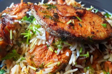 மணமணக்கும் மீன் பிரியாணி! ஓட்டல் போக தேவையில்லை... வீட்டில் செய்து ருசியுங்கள்!