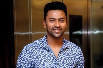 அம்மா, அப்பா, மனைவி, தங்கையென குடும்பத்துடன் புகைப்படத்தை வெளியிட்ட சாந்தனு பாக்யராஜ்.. இதோ