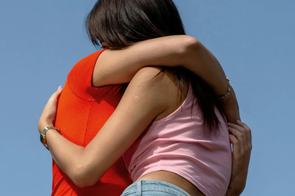 சார்ஜ் போட சென்றவர் மனைவியை அணைத்ததால் கத்திக்குத்தில் முடிந்த சம்பவம் | Man Stabbed For Hugging Wife