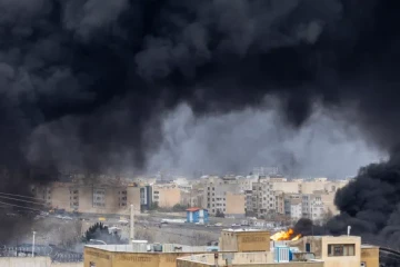 සාමයක් නැති පාටයි - ඇමරිකාව ආයෙත් ඉරානයට ගහයි - 15 දෙනෙකු ජීවිතක්ෂයට