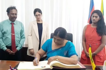 வடக்கு ஆளுநர் கடமைகளைப் பொறுப்பேற்கும் வைபவத்தை புறக்கணித்த தமிழ் எம்பிக்கள்