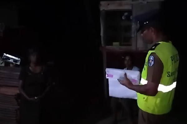 தம்பதிகள் கொலையில் நால்வர் கைது; பொலிஸார் அதிரடி | Four Arrested In Couple Murder Police Take Action