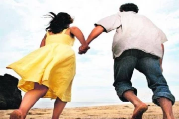 பூட்டப்பட்ட விடுதிக்குள் காதல் ஜோடியின் விபரீத முடிவு ; நேர்ந்த சோகம்