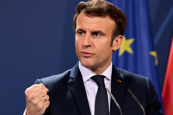 பிரான்ஸ் ஜனாதிபதி மற்றும் பிரதமருக்கு ஏற்பட்ட பரிதாப நிலை! | France S President And Prime Minister Unfortunate