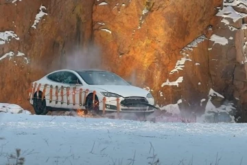 காரை பழுது பார்க்க 17 லட்சம் கேட்டதால் ஆத்திரம் - வெடி வைத்து தகர்த்த உரிமையாளர்!