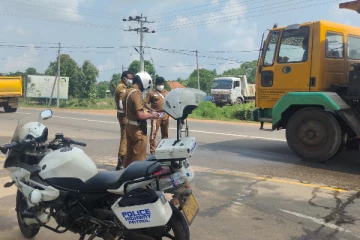 கிளிநொச்சி பரந்தன் பகுதியில் விபத்து: இருவர் படுகாயம்  (VIDEO)