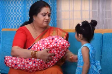 Baakiyalakshmi: நிலா பாப்பாவை கொடுமைப்படுத்தும் ஈஸ்வரி! ராதிகாவின் தரமான செயல்