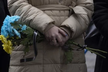 உக்ரைனில் இராணுவ வீரர்களை காப்பாற்றிய பெண்! உயர் விருதுடன் கௌரவிப்பு!