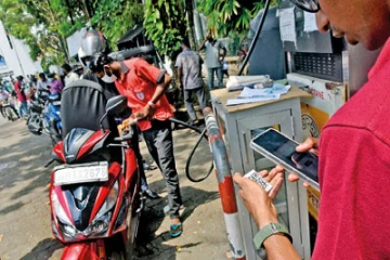 QR முறை மூலம் வாகனங்களுக்கான எரிபொருள் ஒதுக்கீடு அதிகரிப்பு : இன்று இரவு முதல் நடைமுறை