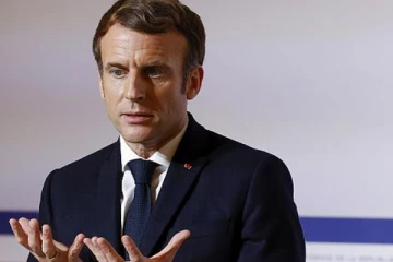 ஒன்லைனில் இதைச் செய்பவர்கள் சட்டத்தின் முன் நிறுத்தப்படுவார்கள்: பிரான்ஸ் ஜனாதிபதி கடும் எச்சரிக்கை