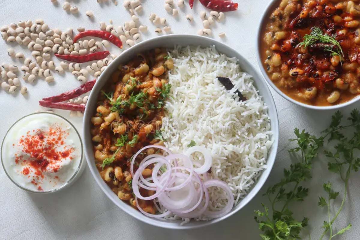 வீட்டில் தட்டப்பயிறு, உருளைக்கிழங்கு இருக்குதா?... சப்பாத்திக்கு அருமையான கிரேவி தயார் | How To Prepare Cow Pea Gravy For Chapati வீட்டில் தட்டப்பயிறு, உருளைக்கிழங்கு இருக்குதா?... சப்பாத்திக்கு அருமையான கிரேவி தயார் | How To Prepare Cow Pea Gravy For Chapati