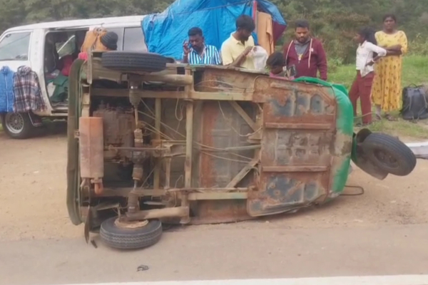 முச்சக்கரவண்டி விபத்தில் மூவர் காயம் | Three Injured In Three Wheeler Accident Nanu Oya