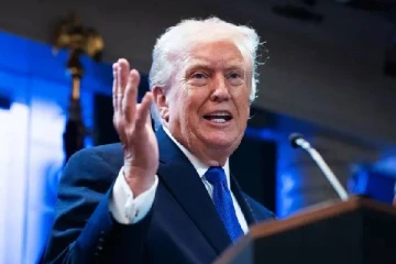 உச்ச நீதிமன்ற தீர்ப்புக்குப் பிறகு டிரம்ப் புதிய சுங்கவரி அறிவிப்பு