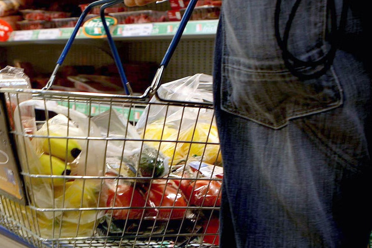 ஈரான் போரால் பிரித்தானியாவில் உணவுப் பொருட்களின் விலை உயரும் அபாயம்! | Risk Of Rising Food Prices In Uk Iran War