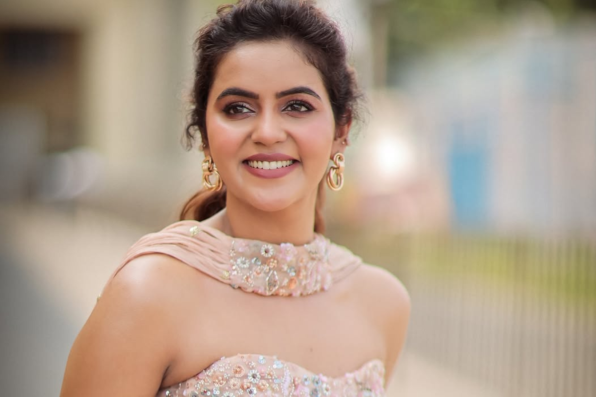 விவாகரத்து செய்யப்போகிறாரா நடிகை சைத்ரா ரெட்டி? இணையத்தில் பரவும் தகவல் | Chaitra Reddy Divorce Rumours விவாகரத்து செய்யப்போகிறாரா நடிகை சைத்ரா ரெட்டி? இணையத்தில் பரவும் தகவல் | Chaitra Reddy Divorce Rumours