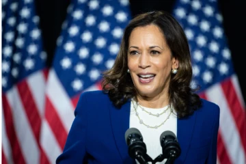 அமெரிக்காவின் துணை அதிபரானார் தமிழக வம்சாவளி கமலா ஹாரிஸ்! அவர் ஏன் ஊதா நிற ஆடை அணிந்து வந்திருந்தார் தெரியுமா?