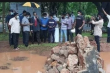 நினைவுத்தூபி இடித்தழிப்புக்கு பின்னால் உள்ளவர்கள் யார்? உண்மையை அம்பலப்படுத்தினார் துணைவேந்தர்