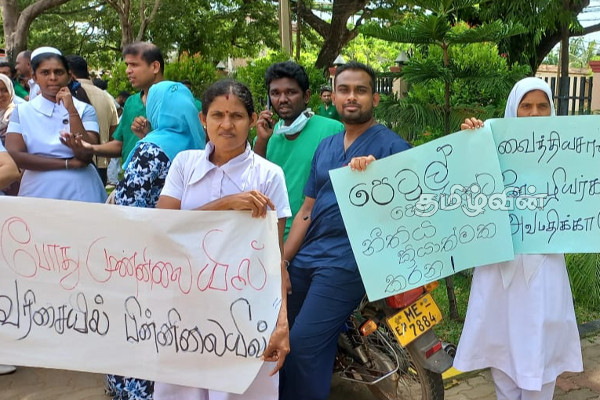 யாழ்ப்பாணம், திருகோணமலை பகுதிகளில் எரிபொருள் கோரி பொதுமக்கள் போராட்டம் (VIDEO) | People Involved In Street Protest In Jaffna