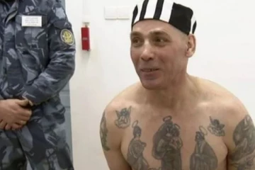 கொலை செய்து உடலை சமைத்து குழந்தைகளையும்  சாப்பிட வைத்த சைக்கோ நபர்!