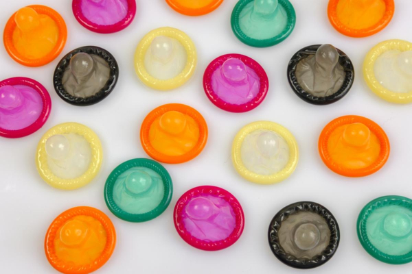 தபாலில் பெண்களுக்கு சென்ற பயன்படுத்தப்பட்ட ஆணுறைகள்! | Used Condoms For Women In The Post Letter