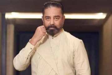 நடிகர் கமல்ஹாசன் சிறுவயதில் தனது தாய், தந்தையுடன் எடுத்துக்கொண்ட அழகிய புகைப்படம்- இதோ பாருங்கள்