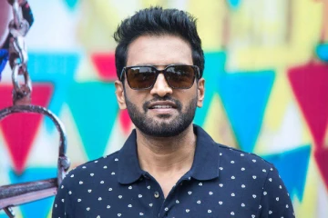 இத்தனை கோடி சொத்துக்கு சொந்தக்காரரா நடிகர் சந்தானம்.. அடேங்கப்பா