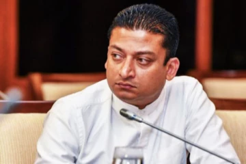 කොන්දොස්තරලා නැතිව බස් දුවන ක්‍රමයක් හඳුන්වාදෙන්න යයි