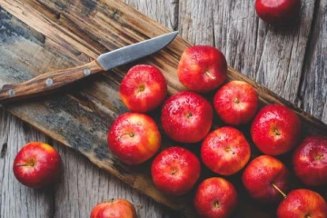 தினமும் ஒரு ஆப்பிள் சாப்பிடுவதால் என்ன நடக்கும் தெரியுமா? அவசியம் தெரிந்து கொள்ளுங்கள்!