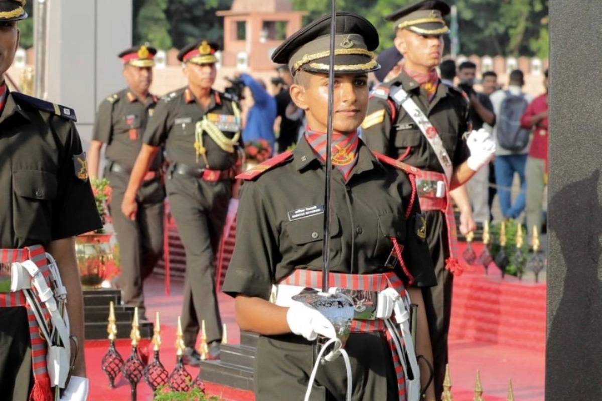 இந்திய ராணுவத்தில் இணைய மாடலிங்கை துறந்த பெண் - யார் இந்த கஷிஷ் மெத்வானி? | Model To Indian Army Story Of Lt Kashish Methwani