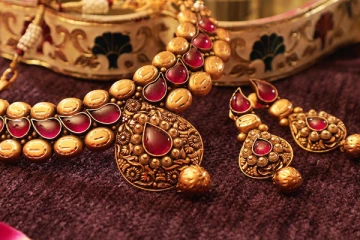 சற்று குறைந்த தங்கம் விலை - இன்றைய ரேட் எவ்வளவு தெரியுமா?