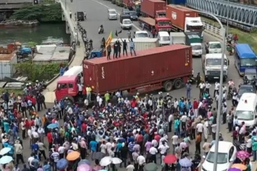 கொதி நிலையில் இலங்கை: வீதிக்கு இறங்கிய மக்கள் ஆக்ரோஷம்