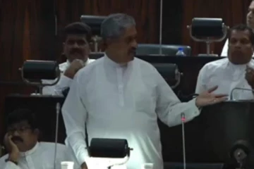 ஜனாதிபதியாக ஜோன்ஸ்டன், பிரதமராக மகிந்தாநந்த பதவியேற்றால்....! சரத் பொன்சேகாவின் நாடாளுமன்றத்தில் தகவல்