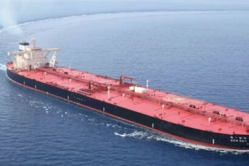 கொழும்பு துறைமுகத்திற்கு அருகில் நிற்கும் கப்பல்!! பணம் செலுத்த முடியாத நெருக்கடியில் இலங்கை