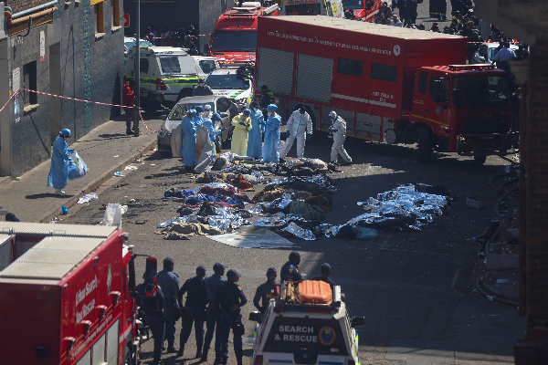 தென்னாப்பிரிக்கா தீவிபத்தில் 74 பேர் பலி | 74 Killed In South Africa Fire