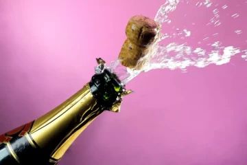 பிரித்தானியாவில் புதுமணத் தம்பதிக்கு லொட்டரி வடிவில் வந்த அதிர்ஷ்டம்